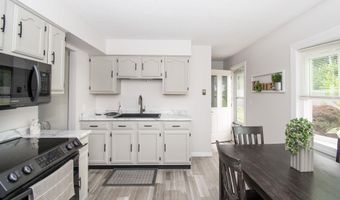 215 Penrose Dr, Kendallville, IN 46755
