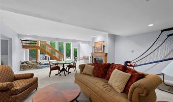 500 Terrington Dr, Ballwin, MO 63021