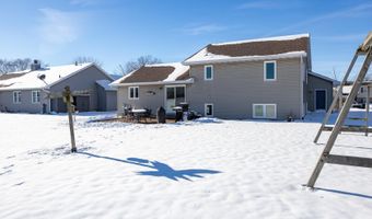 3200 S HUCKLEBERRY Ln, Appleton, WI 54915