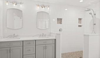 114 Daniel Trce, Burlington, CT 06013