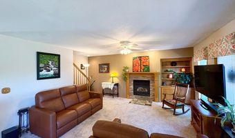 6701 Three Lakes Pkwy, Des Moines, IA 50320