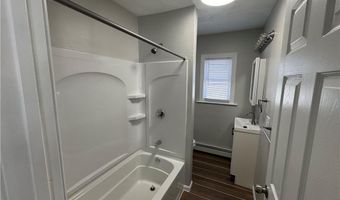 92 Spring St, Lincoln, RI 02838