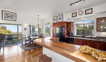 654 Kaupakalua Rd, Haiku, HI 96708