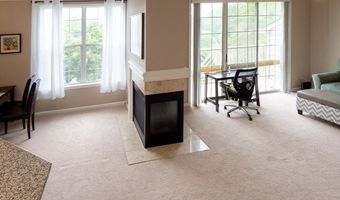 1819 KENWOOD Ave 303, Alexandria, VA 22302