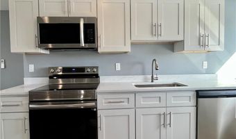 190 E Main Rd 3, Middletown, RI 02842