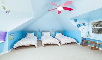 39 Franks Neck Rd, Narragansett, RI 02882