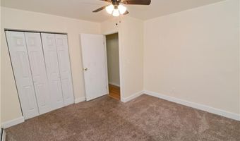 4500 Washington Square Dr, Austintown, OH 44515