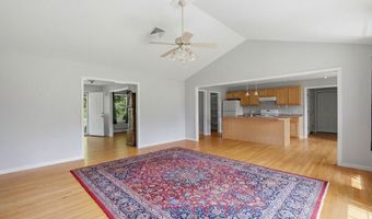 50 Hoskins Rd, Bloomfield, CT 06002