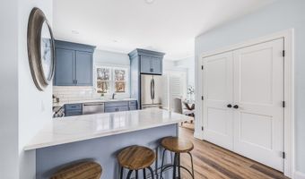 451 Essex St 5, Beverly, MA 01915