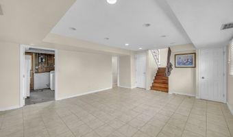 10 N ADAMS Dr, Addison, IL 60101