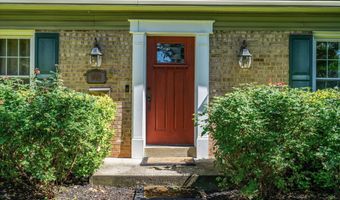 8614 BRAEBURN Dr, Annandale, VA 22003