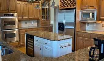 3475 Torrey Pines Dr, Akron, OH 44333