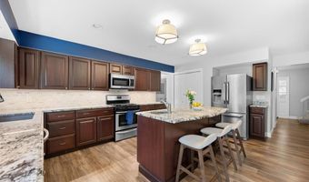 106 Hollyleaf Dr, Ballwin, MO 63021