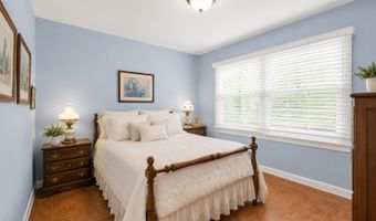 58 Brookview Ln, Aberdeen, NJ 07747