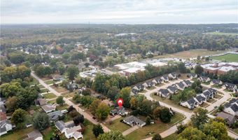 621 Van Oaks Dr, Amherst, OH 44001