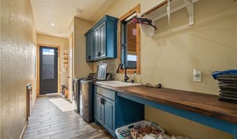 12093 Sulphur Springs Rd, Adkins, TX 78101
