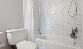 1 Regal Ct, Algonquin, IL 60102