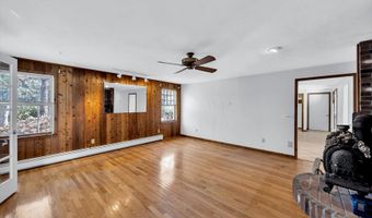 52 Clubhouse Dr, Bourne, MA 02532