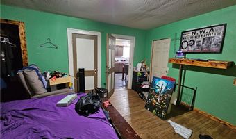 738 W 1st St, Alice, TX 78332