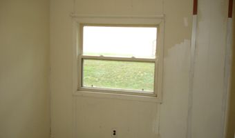 8 Holiday Ln, Standish, ME 04084