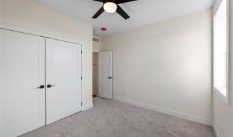 980 Pelican Dr, Polk City, IA 50226