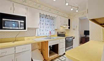 9535 Mackenzie Rd, Affton, MO 63123