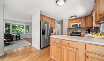 3843 30TH St N, Arlington, VA 22207