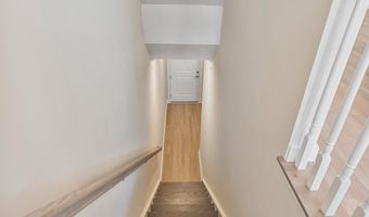 7249 MOUNTAINEER Dr, Alexandria, VA 22306