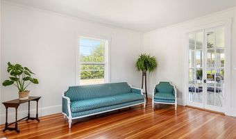 84 Rodman St, Narragansett, RI 02882