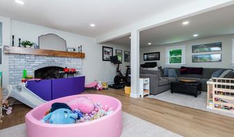 26 Sharon Pkwy, North Smithfield, RI 02896