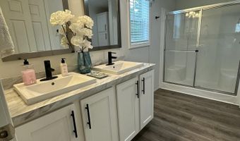 25 Park Ln, Arundel, ME 04046