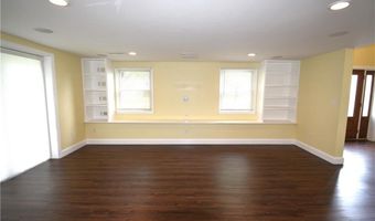 92 Trout Dr, Middletown, RI 02842