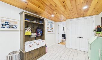 30 Alvin St, Warwick, RI 02886