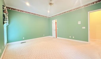 1014 Crestwood Dr, Albertville, AL 35950