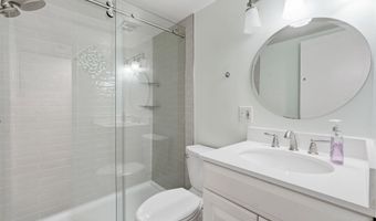 4335 AMERICANA Dr 203, Annandale, VA 22003