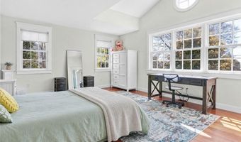 116 Nayatt Rd, Barrington, RI 02806