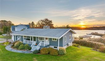 1 Delray Dr, Narragansett, RI 02882