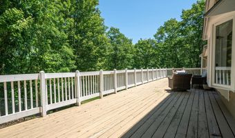 78 Hitching Post Ln, Bedford, NH 03110