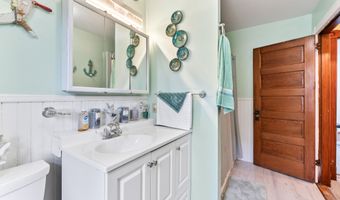 49 Western Ave, Bath, ME 04530