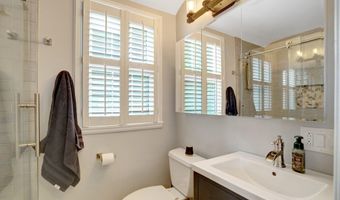 4220 32ND St S, Arlington, VA 22206