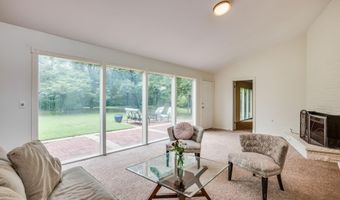 5401 E 40th St N, Bel Aire, KS 67220