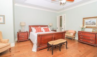 170 Fallen Oak Dr, Brandon, MS 39047