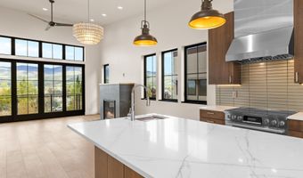 138 Clear Creek Dr, Ashland, OR 97520