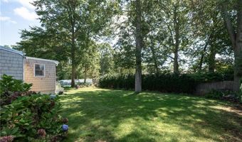 122 Belvedere Dr, Cranston, RI 02920