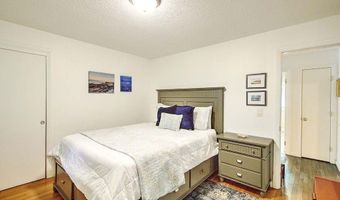 36 Fairway Rd, Narragansett, RI 02882