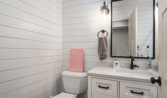 7160 River Valley Dr SE, Alto, MI 49302