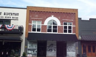 106 Broad St, Bainbridge, GA 39817