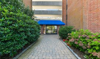 1204 Capella S St, Newport, RI 02840