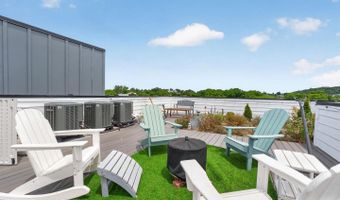 1102 STAPLES St NE #301, Washington, DC 20002