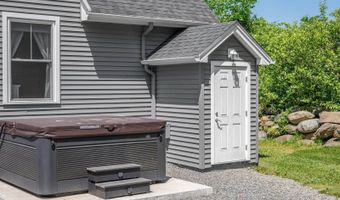 123 Lasalle Dr, Bangor, ME 04401